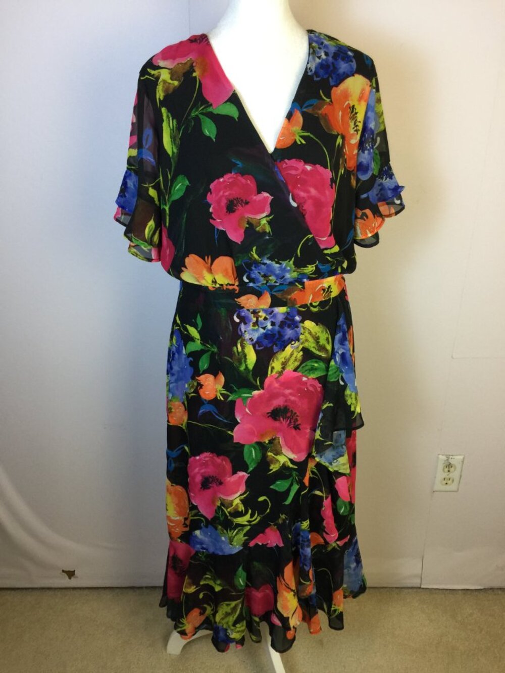 ECI New York Faux Wrap Midi Dress Size 10 Womans Black Pink Floral Ruffle V-neck